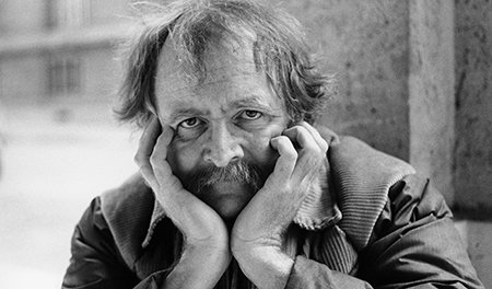 Literary figures of the world in France.